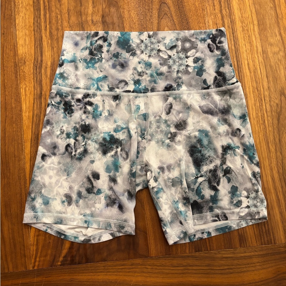 lululemon Align High-Rise Short 6”